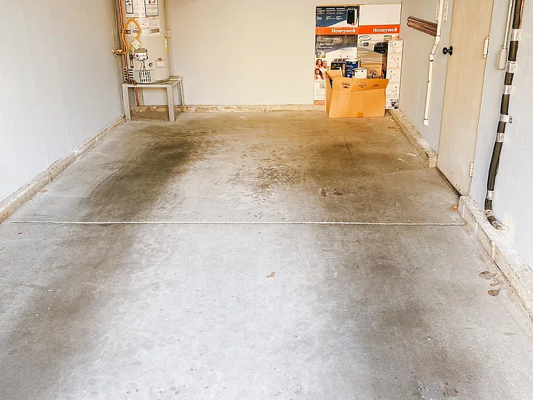 611 Devlin Ct — Photo 9
