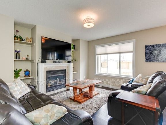 3rd image of 5949 167c Ave NW