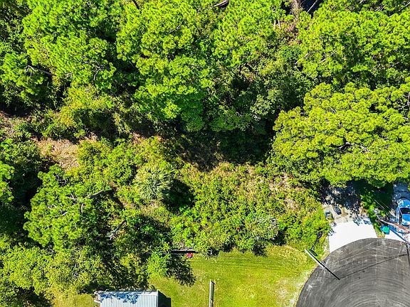 5th image of 7141 Beachwood Blvd