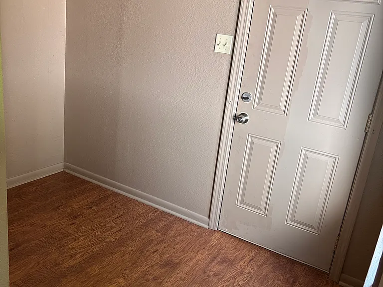 300 Rose Ln — Photo 26