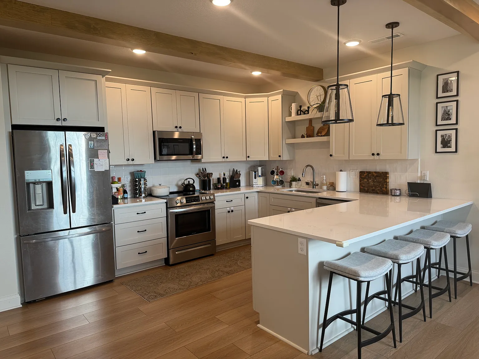 3 bed, 2.5 bath, 1467 sqft, $2,000 — Photo 3