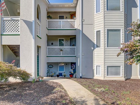 4th image of 716 Ivy Lake Dr