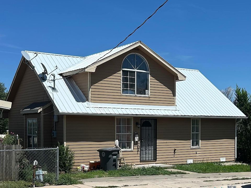 1st image of 608 Chavez St
