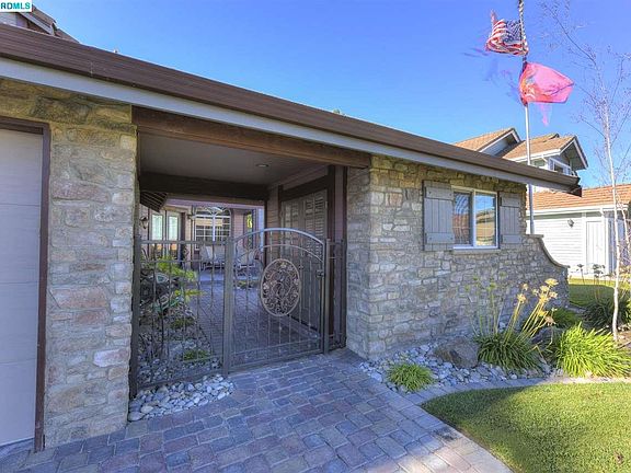 3rd image of 2132 Saint Andrews Ct