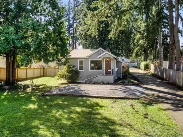 7727 NE 167th St, Kenmore, WA 98028