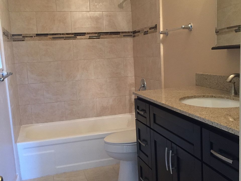 1st image of 290 SE Kaspar Dr