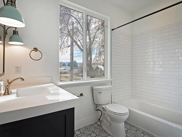 75 N 200 E — Photo 26