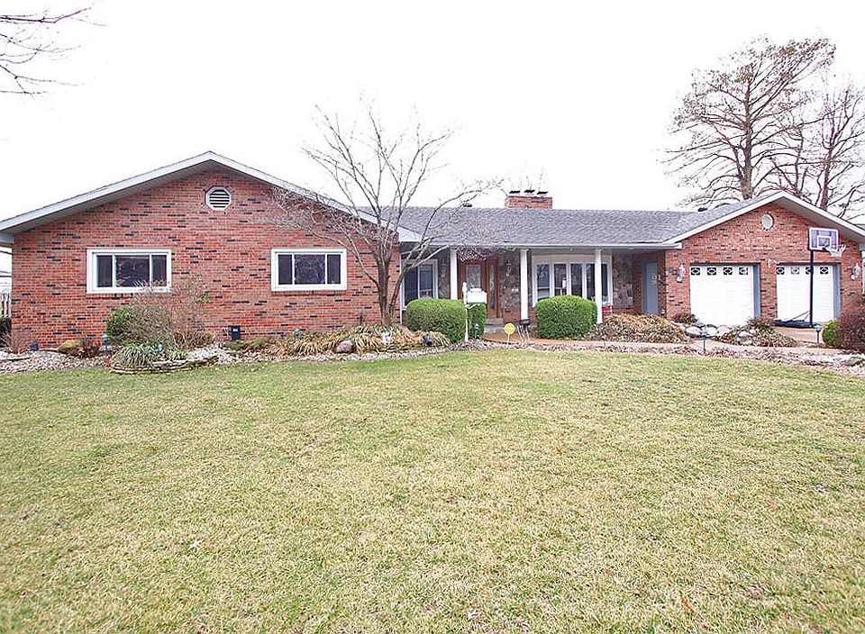 1st image of 31 Oaklawn Dr