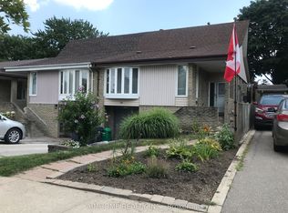 15 Bow River Cres, Mississauga, ON L5N 1J1