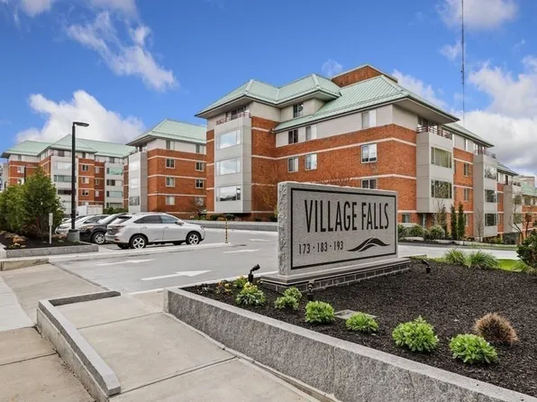173 Oak St APT 104, Newton, MA 02464