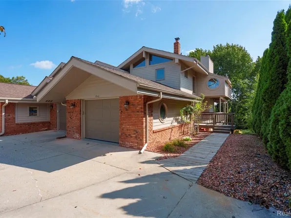 1046 York St, Plymouth, MI 48170