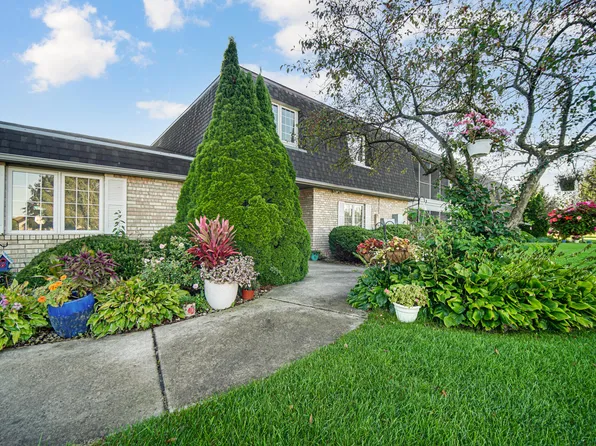 631 Hidden Oak Trl Unit 2-B, Hobart, IN 46342