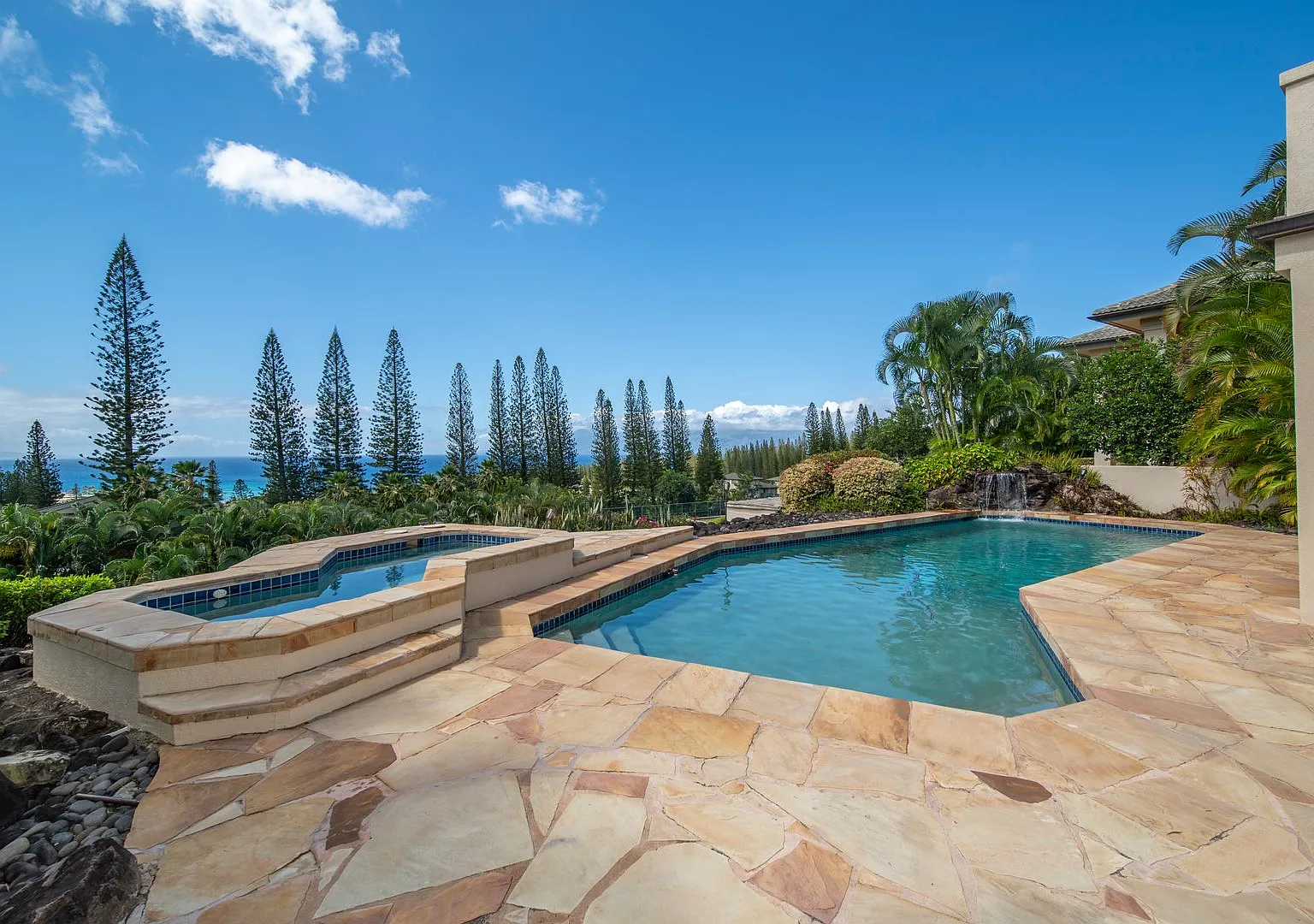 Luxury 3BR Kapalua Estate | Solar-Powered with Pool, Spa & Ocean Views — Photo 3