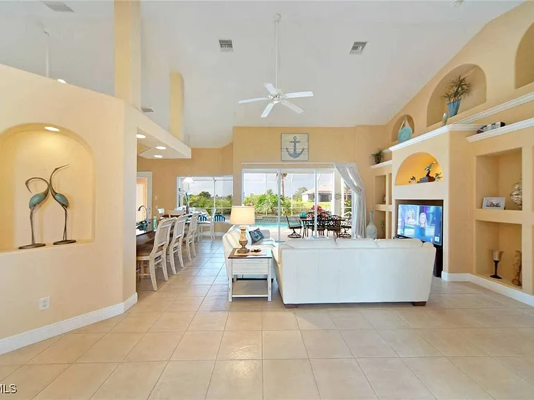 4114 NW 39th Ln — Photo 18