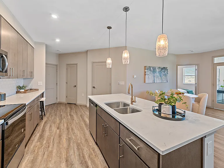19Nineteen Promenade — Photo 159