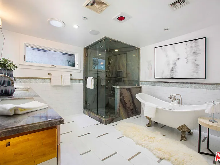 1655 N Crescent Heights Blvd — Photo 38