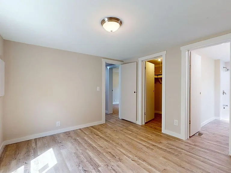308 Queens Rd — Photo 26