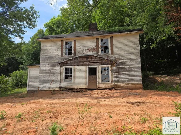 959 Chestnut St, Fieldale, VA 24089