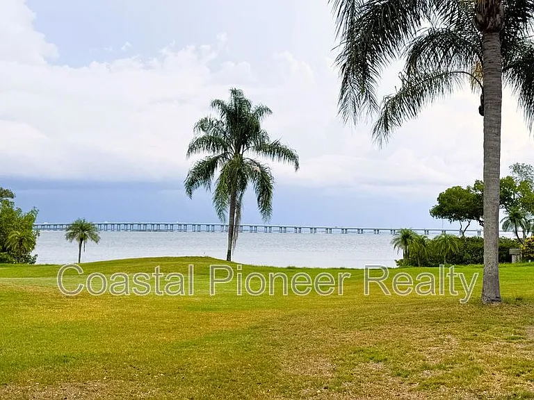 2614 Cove Cay Dr #204 — Photo 25