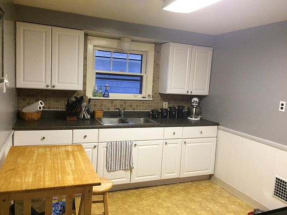 4th image of 1094 Englewood Ave