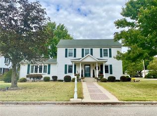705 N 7th St, Marshall, IL 62441