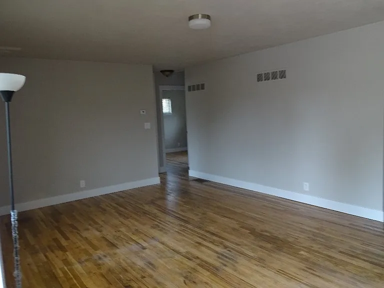 304 Baker Dr — Photo 6
