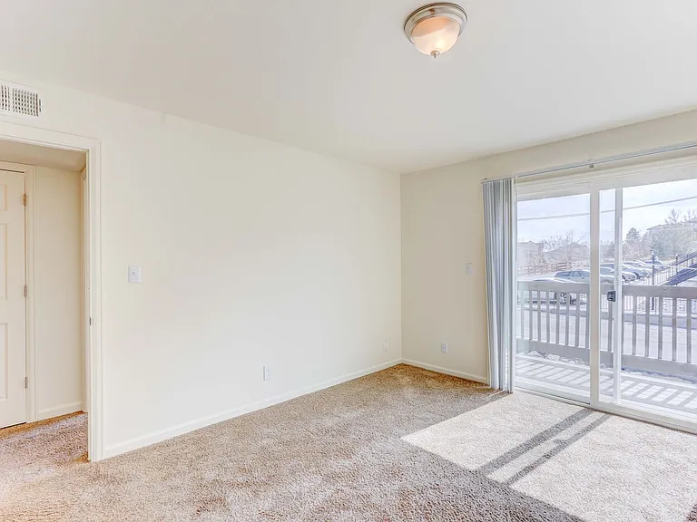 Union Square Apartments — Photo 14