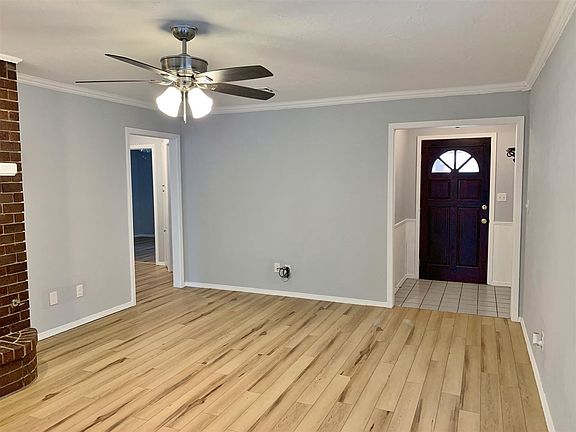 5th image of 3016 NE Stratford Cir