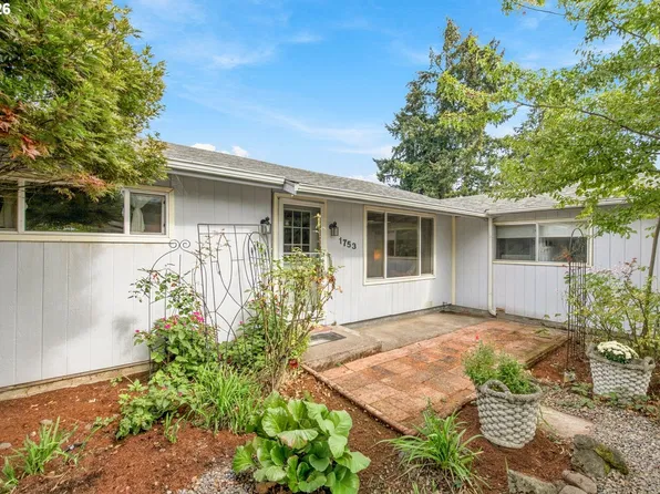 1753 Elkay Dr, Eugene, OR 97404
