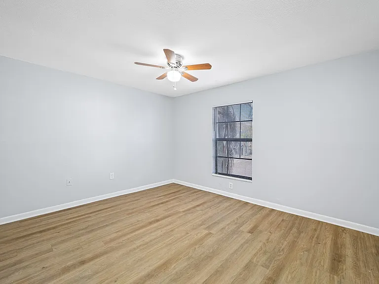 1308 W Waters Ave — Photo 13