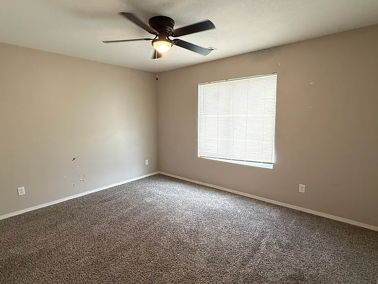 3011 W Elm St — Photo 6
