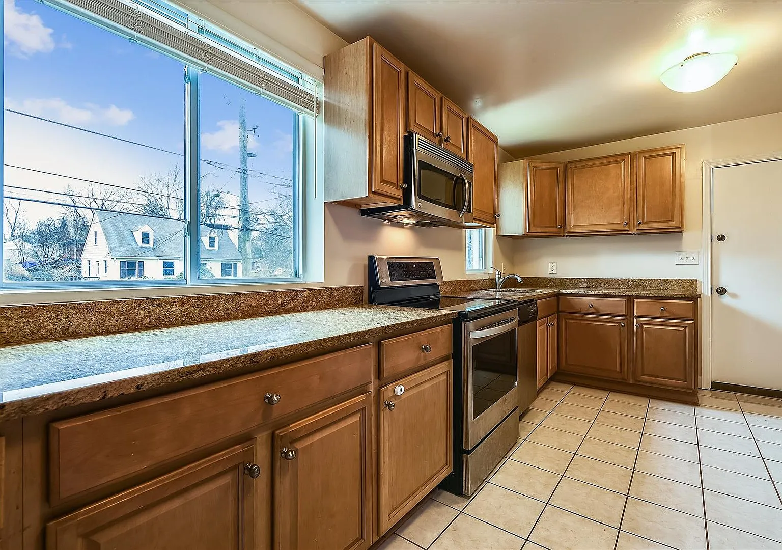 Captivating Updated "3/3" Cape Cod — Photo 2