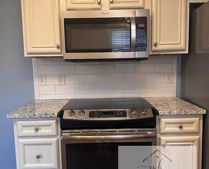 1855 Arden Ln — Photo 4