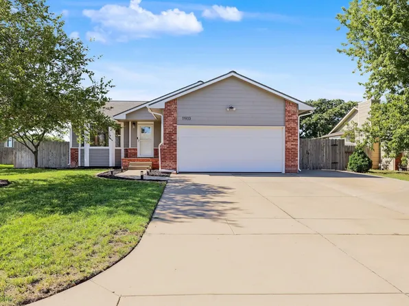 11933 W Central Park Ct, Wichita, KS 67205