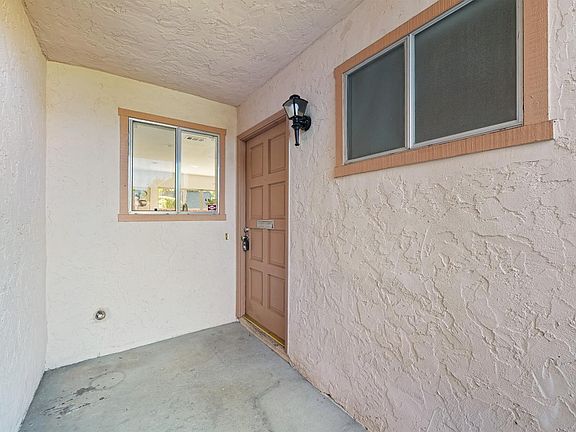 5th image of 1594 Brookvale Dr