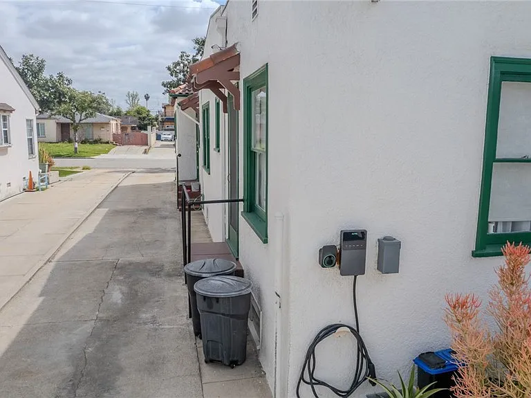 1221 S Palm Ave — Photo 10