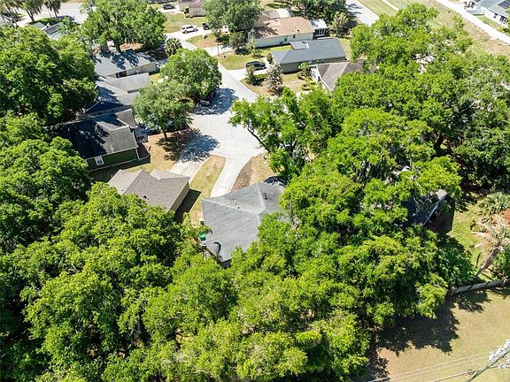5th image of 601 Arlington Ct
