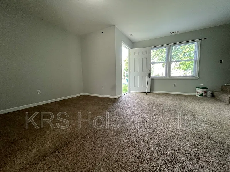 3 bed, 2.0 bath, 1040 sqft, $1,595 — Photo 4