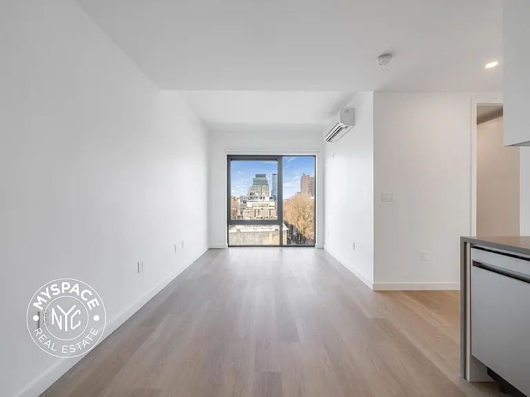 527 Grand Ave #105 — Photo 3