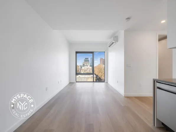 527 Grand Avenue image 1 of 22