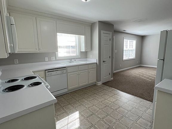 4th image of 119 Brookside Ln #107