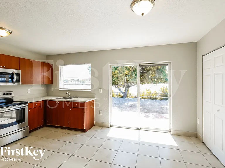 19420 NW 32nd Ave — Photo 5