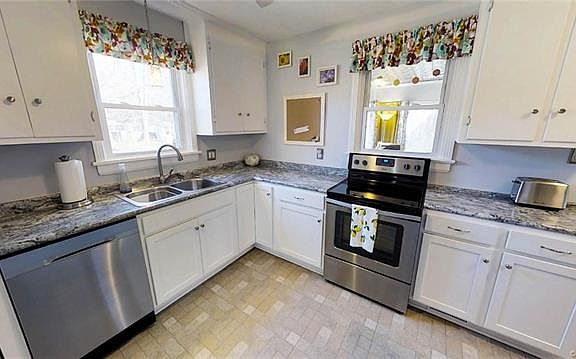 5th image of 7413 Oakmont Dr