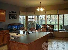 KITCHEN W/CERAMIC TILE FLOOR