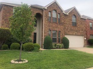 9901 Fox Hill Dr, Fort Worth, TX 76131