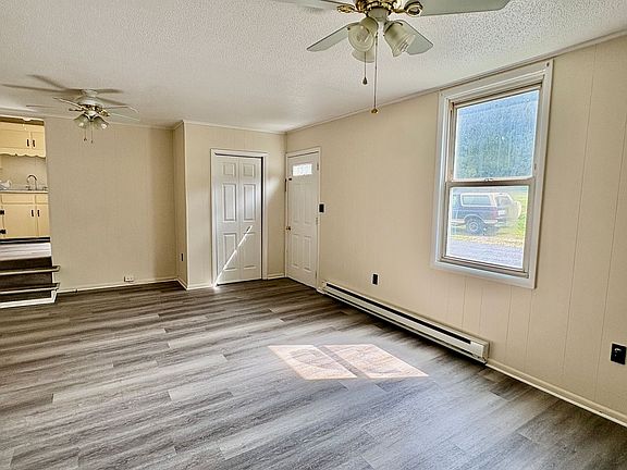 4th image of 15395-15419 Church St #15413