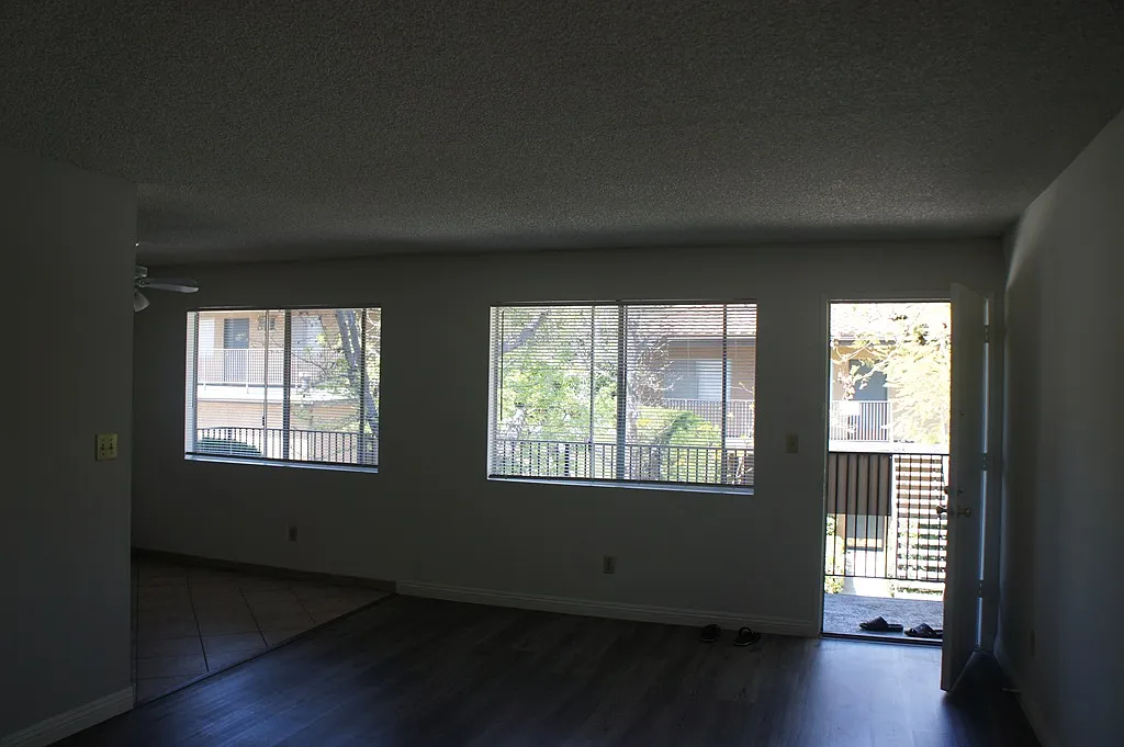 Building Photo - 415 S Orange Ave #I