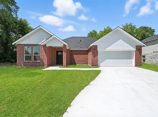 704 W Grove St, Terrell, TX 75160