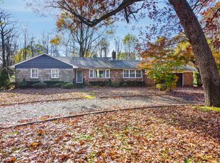 7 White Oak Tree Rd, Syosset, NY 11791