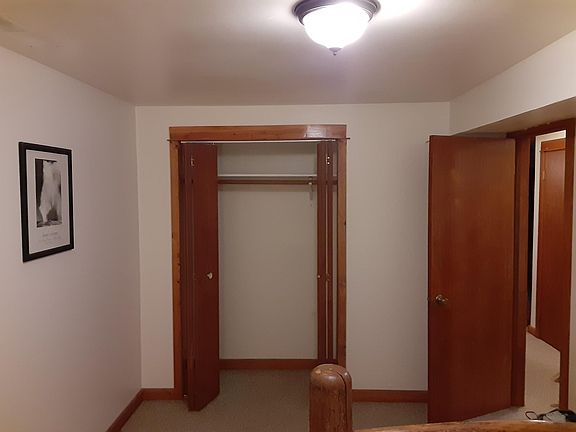 5th image of 50 Boxwood Dr